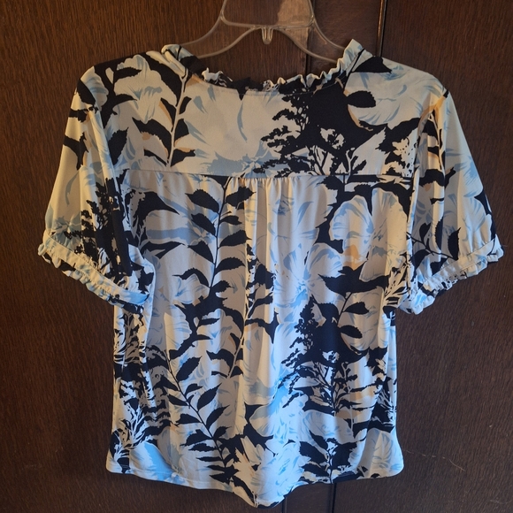 Karl Lagerfeld Paris Short Sleeve Blouse White Blue Black Floral Top Soft Flowy - Picture 4 of 7